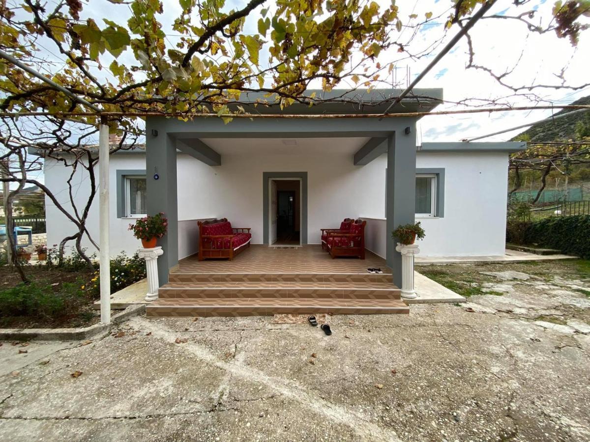 Progon House Hotel Tepelene ภายนอก รูปภาพ