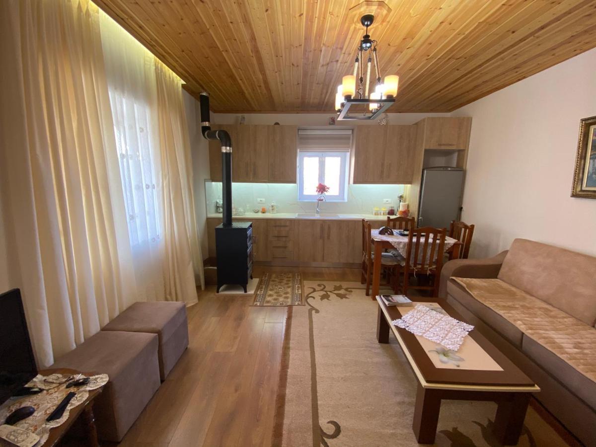 Progon House Hotel Tepelene ภายนอก รูปภาพ
