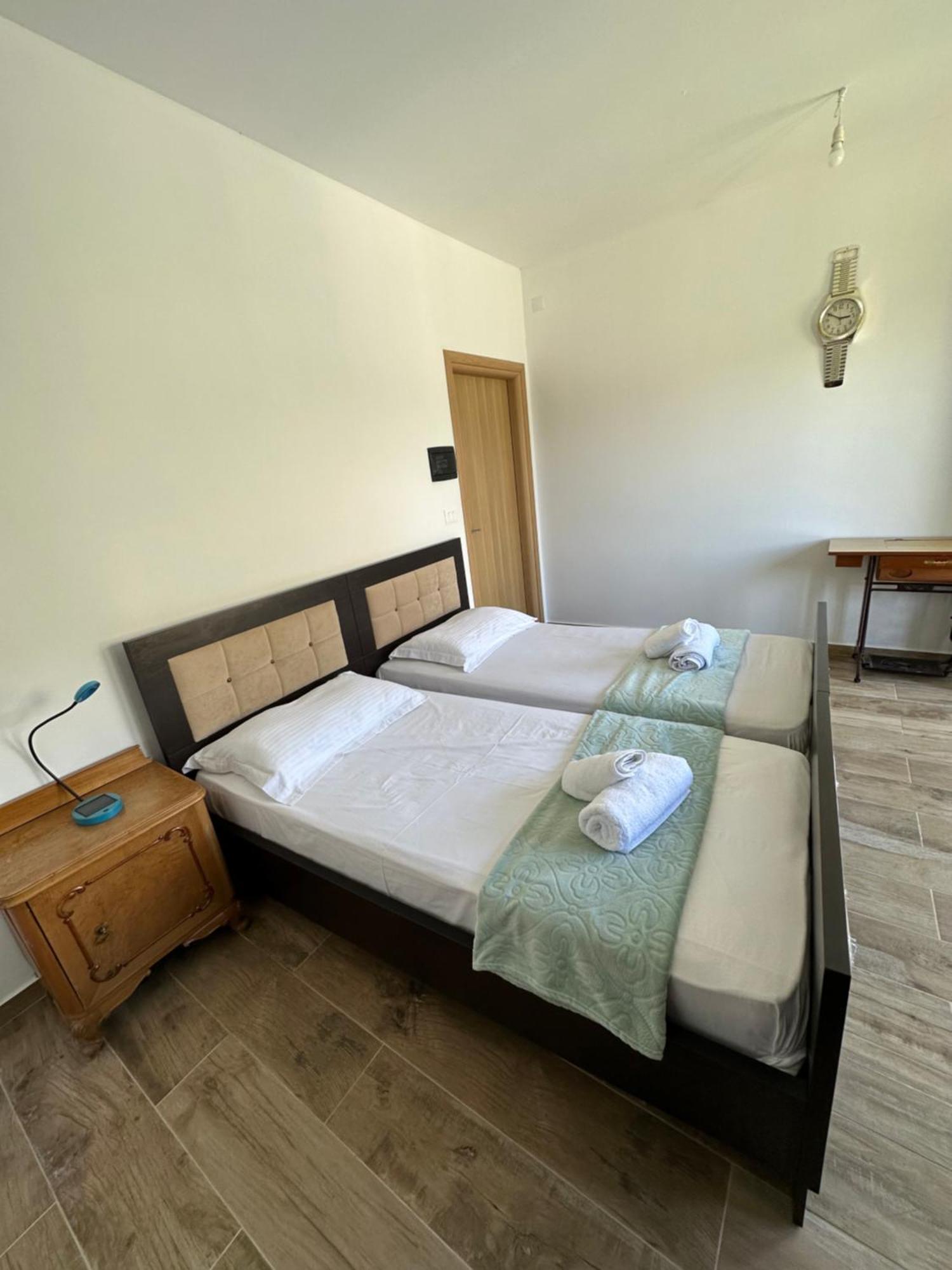 Progon House Hotel Tepelene ภายนอก รูปภาพ